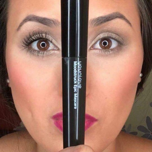 Waterproof Moodstruck Epic Mascara- - Picture 2 of 5
